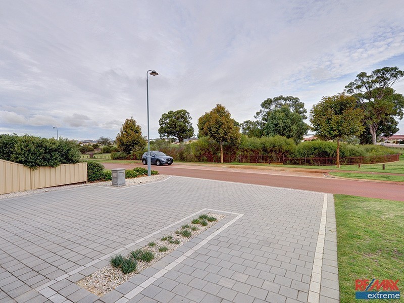 9 St Louis Avenue, Hocking WA 6065