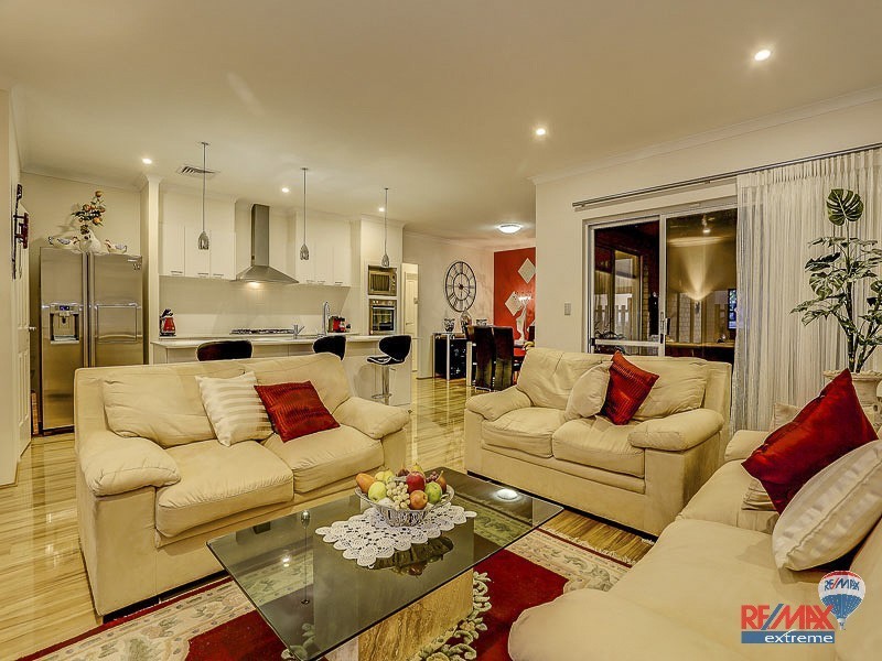 11 Tinsel Street, Yanchep WA 6035