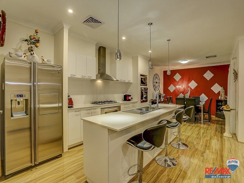 11 Tinsel Street, Yanchep WA 6035