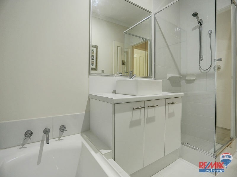 11 Tinsel Street, Yanchep WA 6035