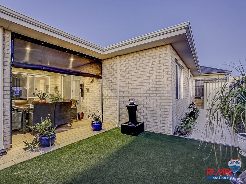 11 Tinsel Street, Yanchep WA 6035