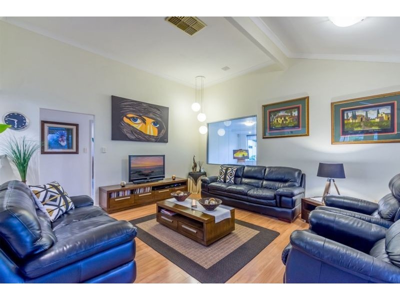 9 Castellon Entrance, Mindarie WA 6030