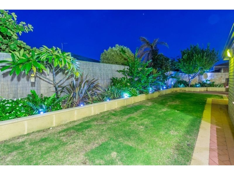 9 Castellon Entrance, Mindarie WA 6030