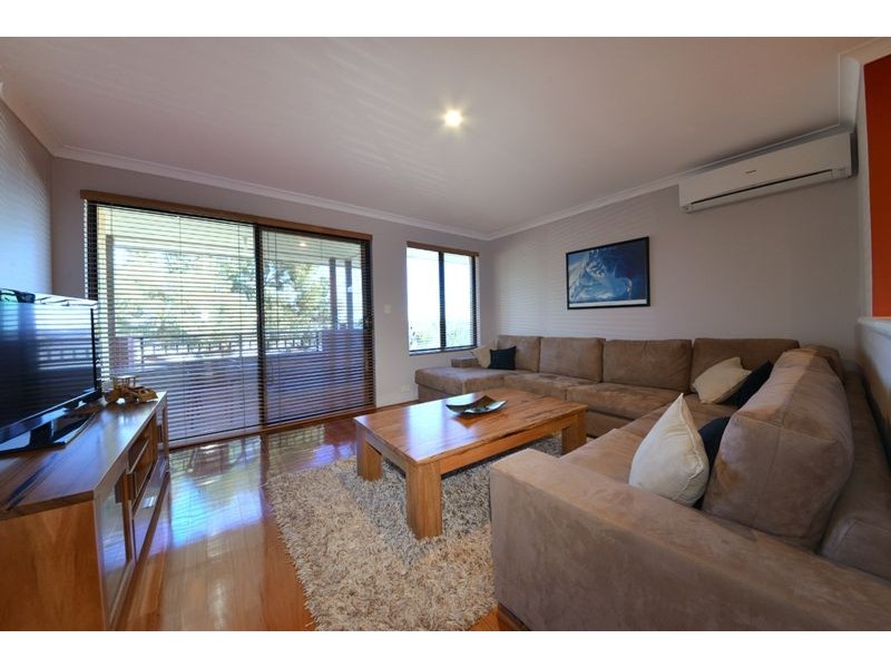 4 Ficarra Way, Sinagra WA 6065