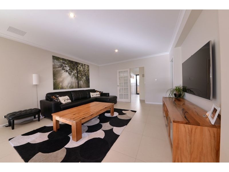 4 Ficarra Way, Sinagra WA 6065