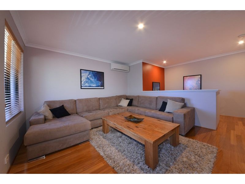 4 Ficarra Way, Sinagra WA 6065