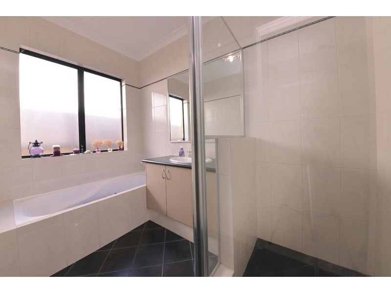 4 Ficarra Way, Sinagra WA 6065