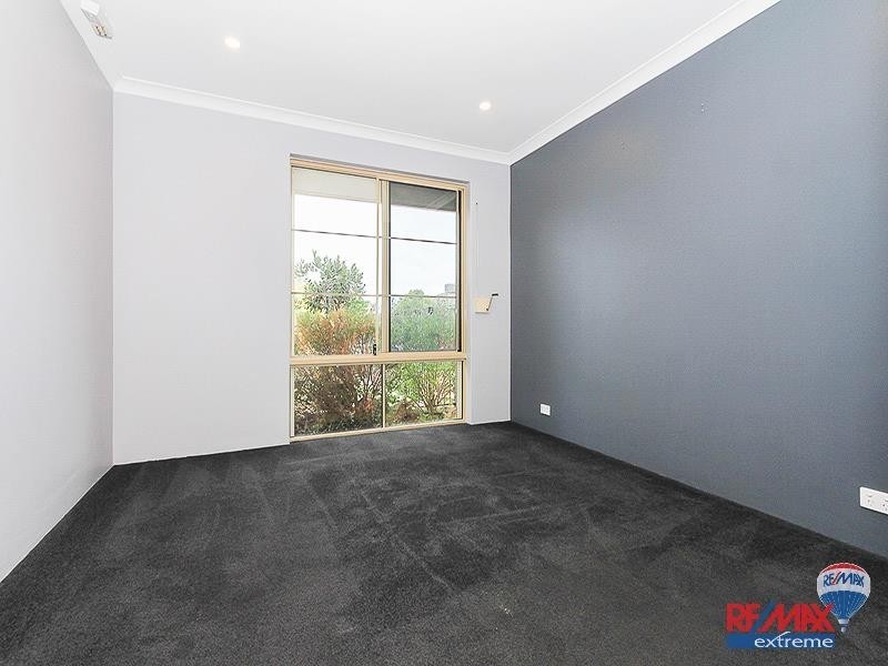 8 Danja Rise, Hocking WA 6065