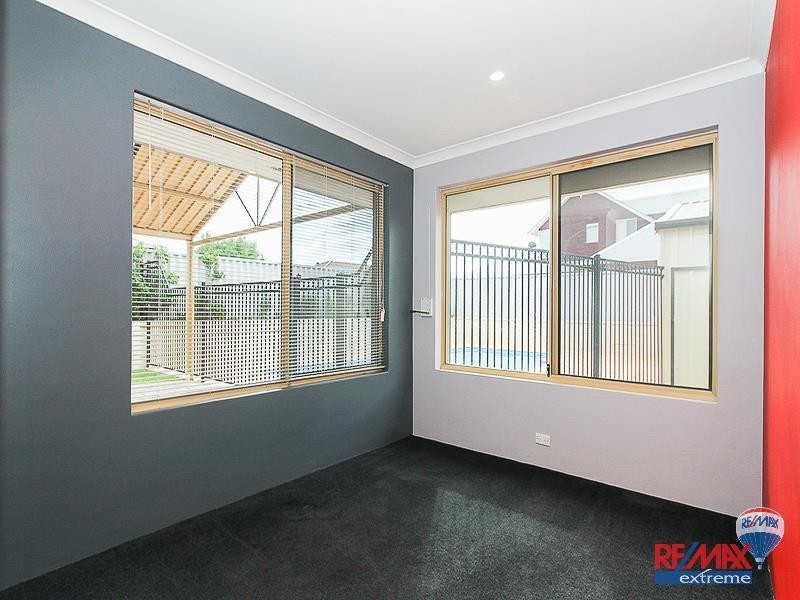 8 Danja Rise, Hocking WA 6065