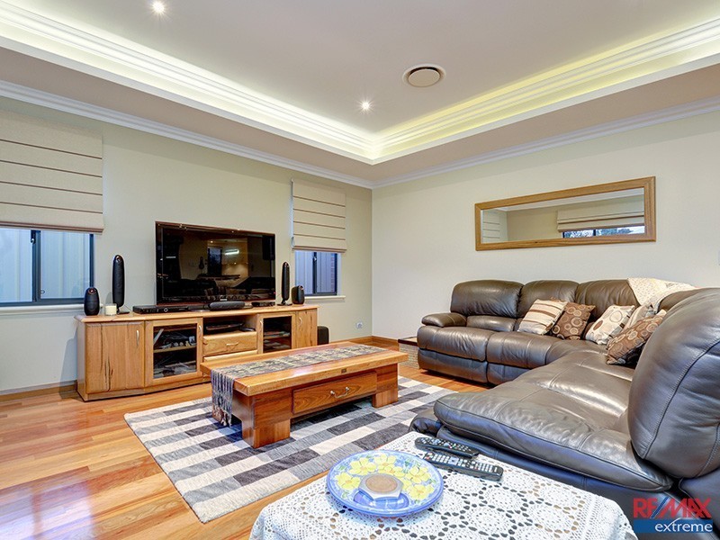 31 Matta Way, Pearsall WA 6065