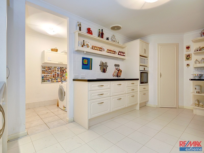 50 Selkirk Drive, Kinross WA 6028