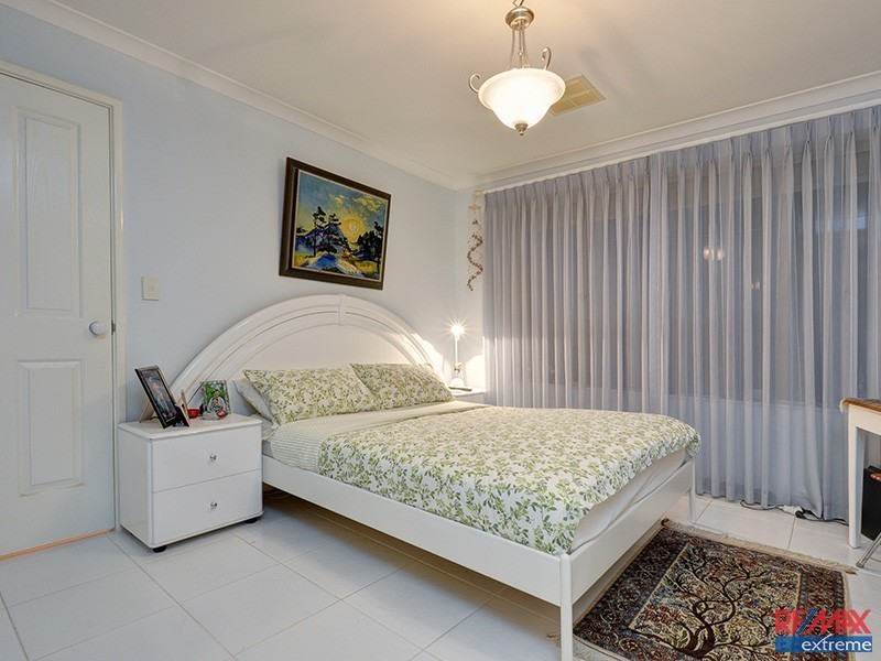 50 Selkirk Drive, Kinross WA 6028