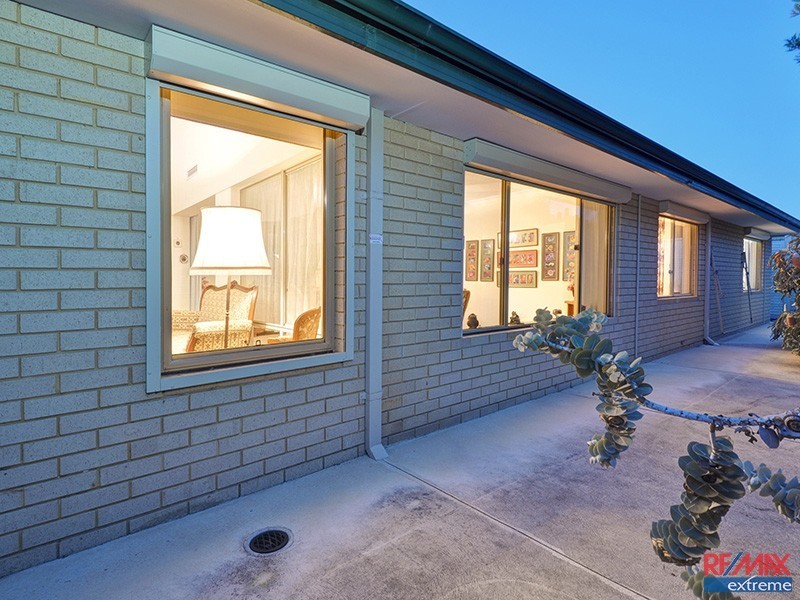 50 Selkirk Drive, Kinross WA 6028