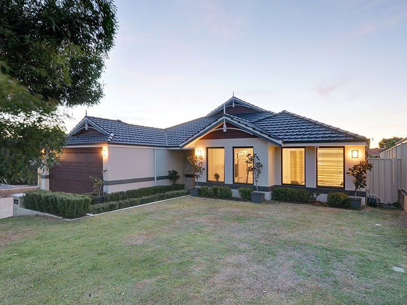 21 Alandale Bend, Banksia Grove WA 6031