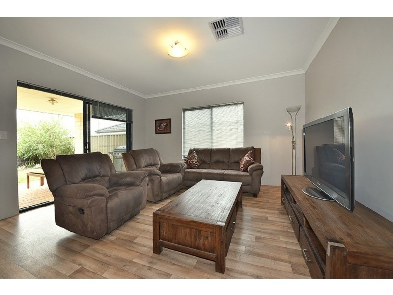 26 Finglas Meander, Butler WA 6036