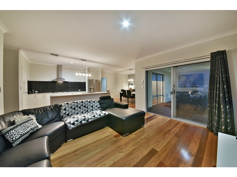 29 Farnham Pass, Alkimos WA 6038