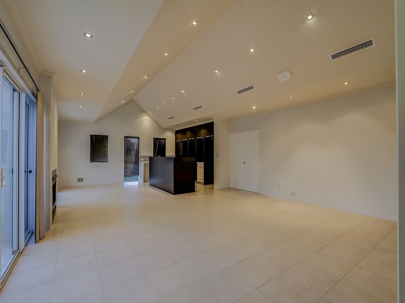 73 Lindsay Beach Blvd, Yanchep WA 6035