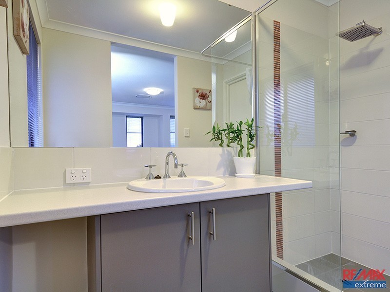 1 Roma Lane, Banksia Grove WA 6031