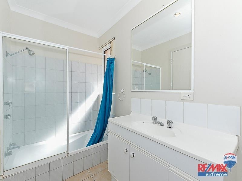 25 Meadow Place, Quinns Rocks WA 6030