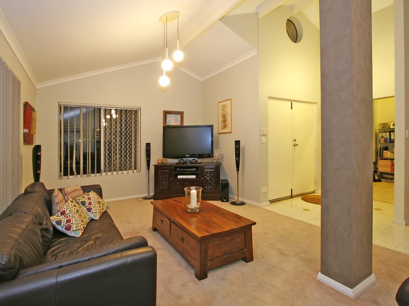 10 Monclair Pass, Currambine WA 6028