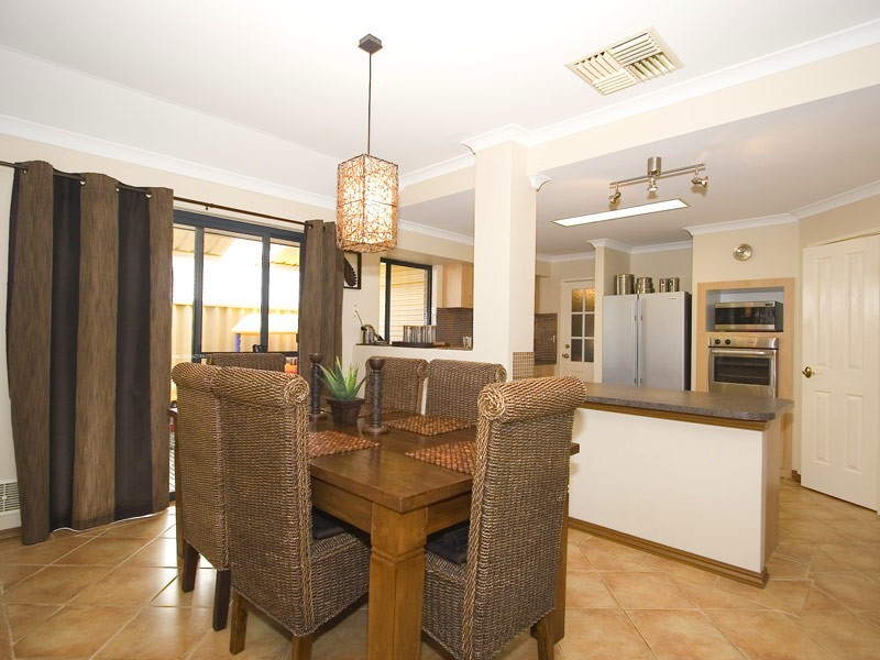 8 Horsley Green, Butler WA 6036