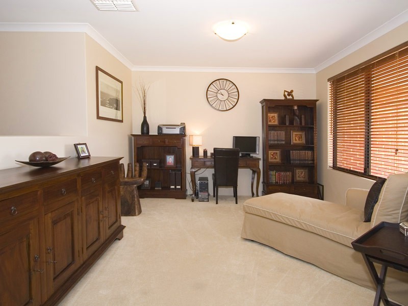 8 Horsley Green, Butler WA 6036