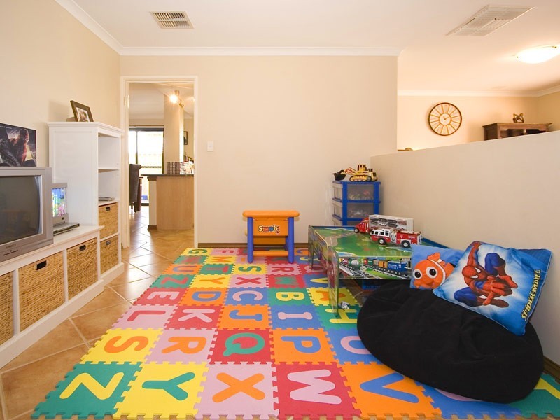 8 Horsley Green, Butler WA 6036