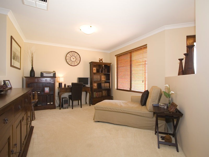 8 Horsley Green, Butler WA 6036