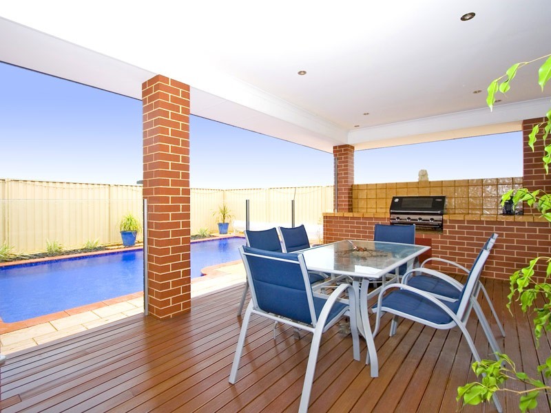 21 Ormond Bend, Butler WA 6036