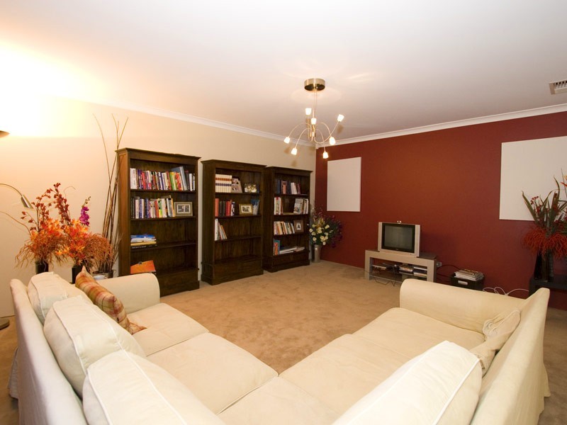 10 Lavenham Street, Butler WA 6036