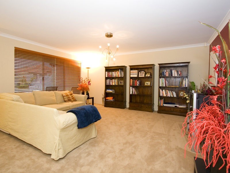 10 Lavenham Street, Butler WA 6036