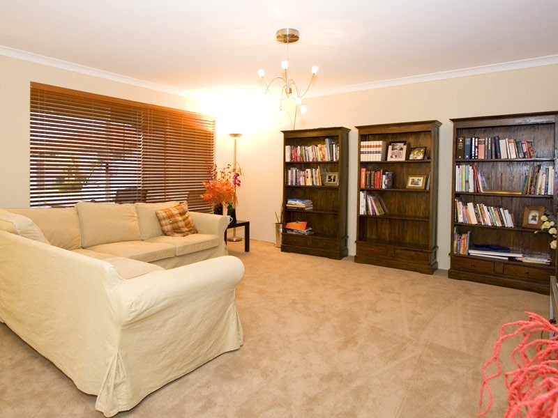 10 Lavenham Street, Butler WA 6036
