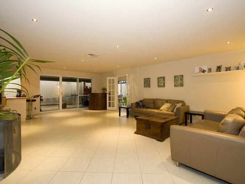 10 Lavenham Street, Butler WA 6036