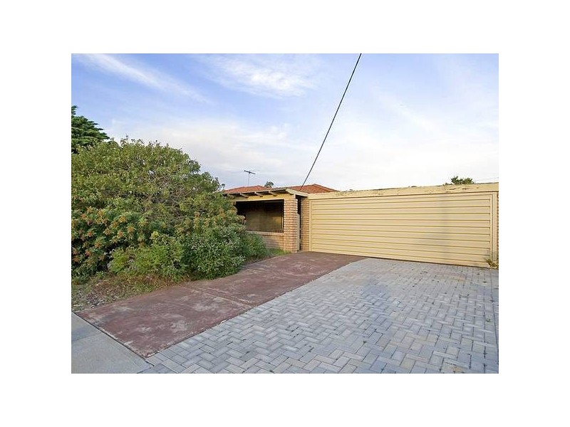 14 Christmas Avenue, Heathridge WA 6027