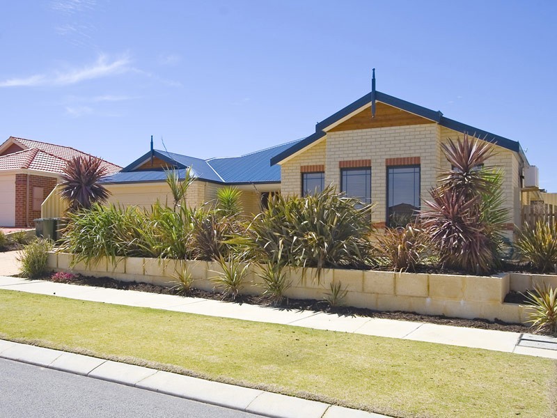 42 Ammanford Crescent, Butler WA 6036