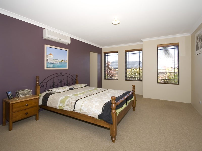 42 Ammanford Crescent, Butler WA 6036