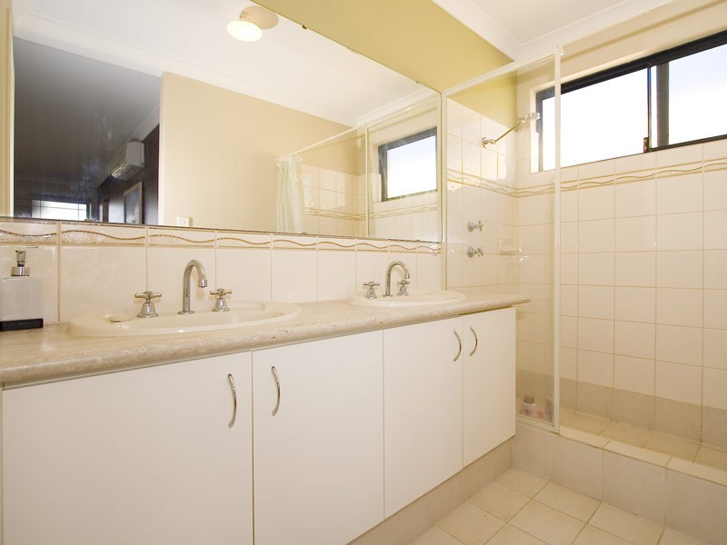 42 Ammanford Crescent, Butler WA 6036