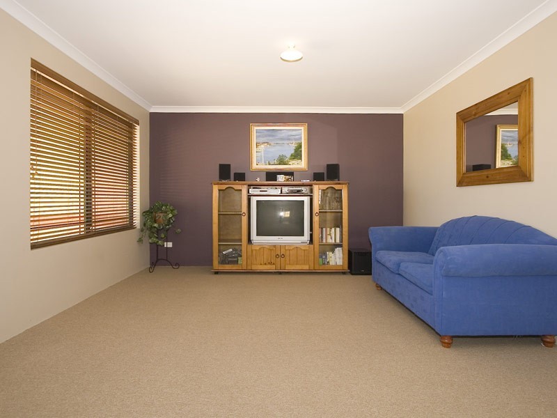42 Ammanford Crescent, Butler WA 6036
