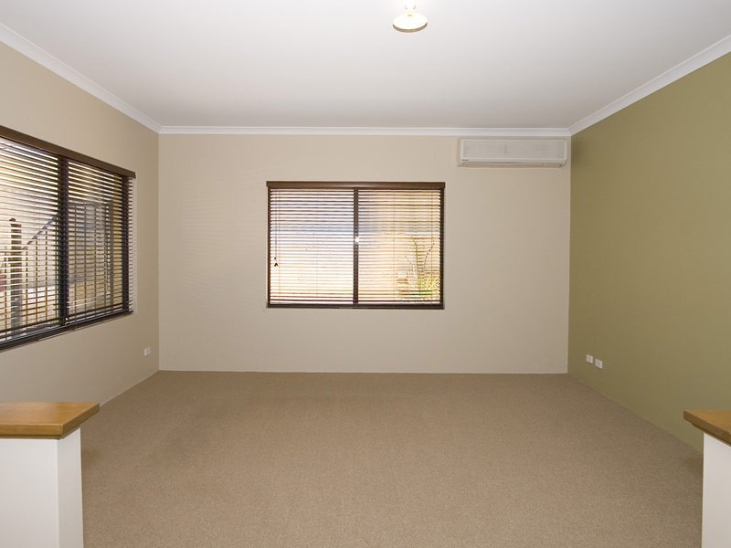 42 Ammanford Crescent, Butler WA 6036