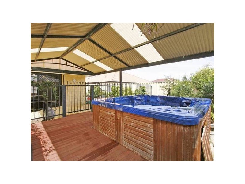 19 Camborne Parkway, Butler WA 6036