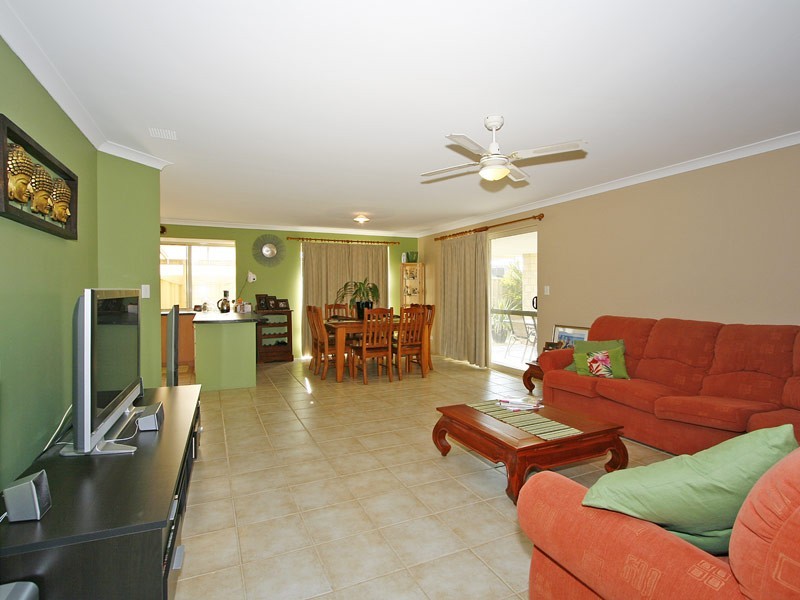 25 Heysham Bend, Butler WA 6036