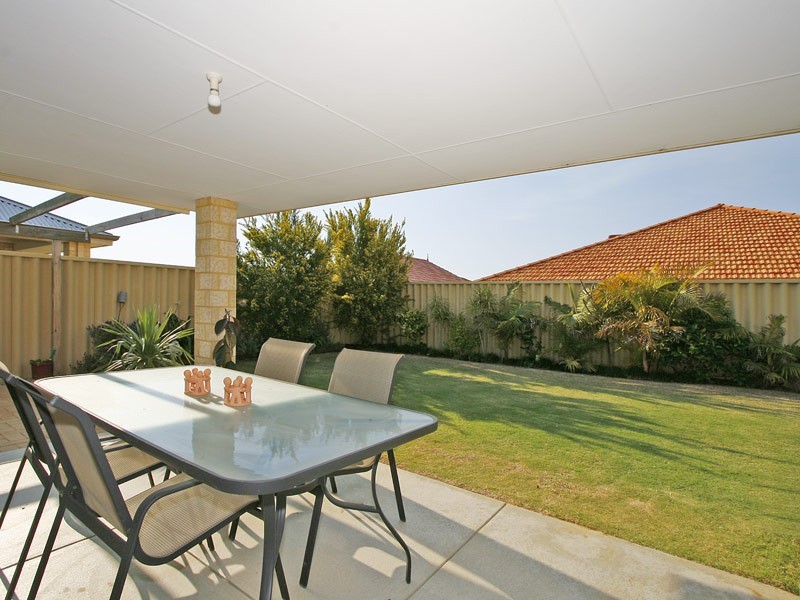 25 Heysham Bend, Butler WA 6036