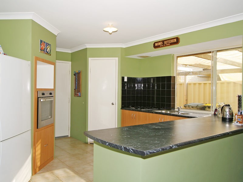25 Heysham Bend, Butler WA 6036