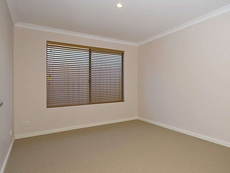 30 Seaspray Crescent, Jindalee WA 6036