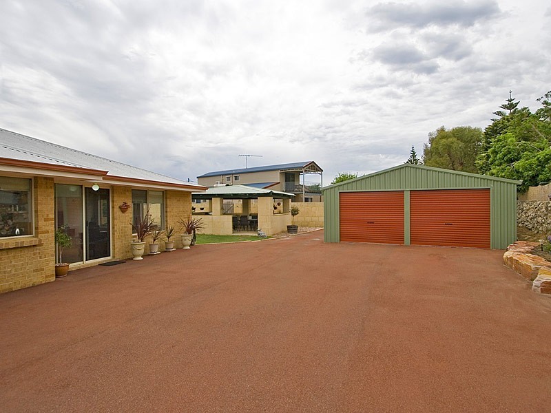 12 Frigate Crescent, Yanchep WA 6035