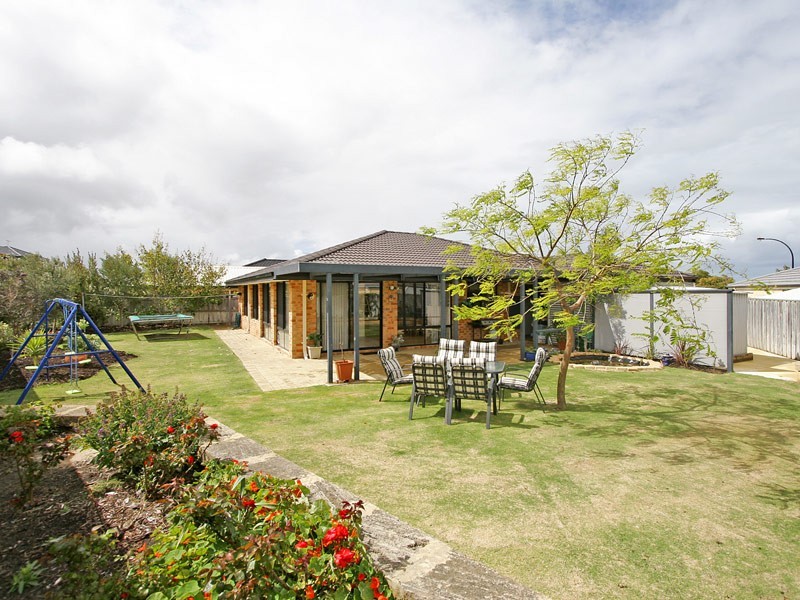 4 Presto Close, Quinns Rocks WA 6030