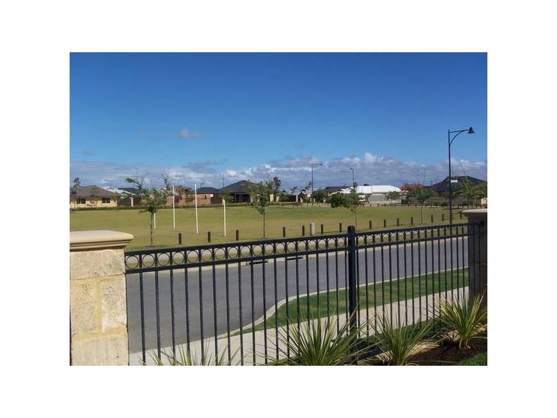 11 Fairbourne Approach, Butler WA 6036