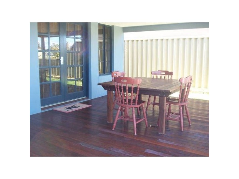 11 Fairbourne Approach, Butler WA 6036