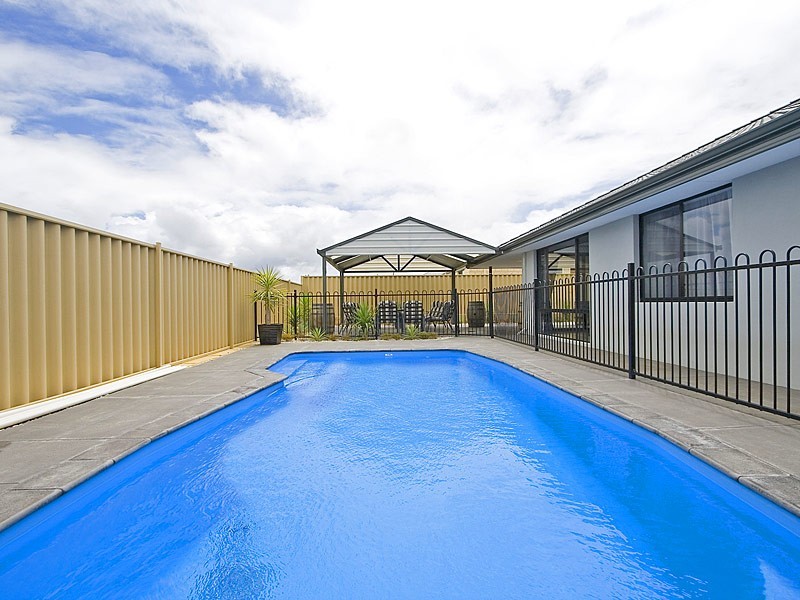 5 Hillsborough Parkway, Ridgewood WA 6030