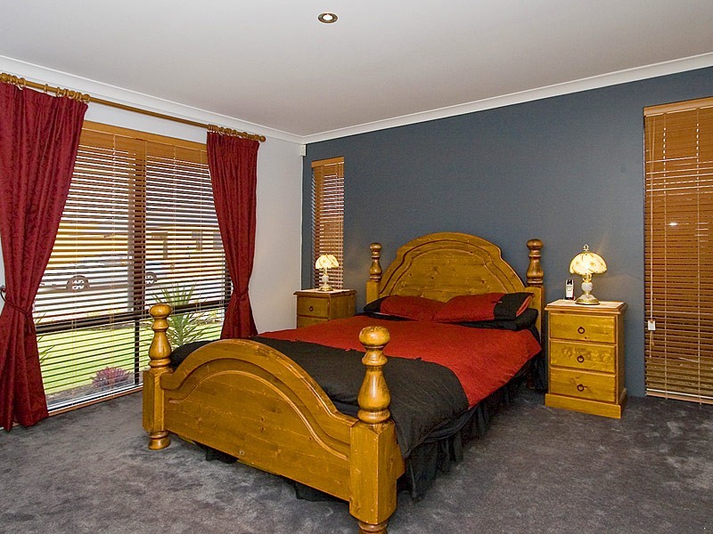 5 Hillsborough Parkway, Ridgewood WA 6030